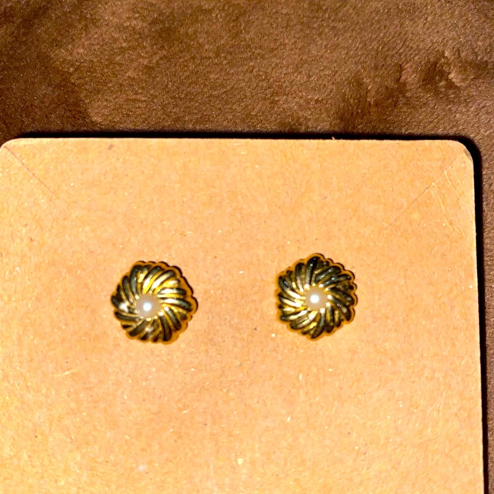 Vintage golden pinwheel earrings